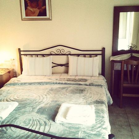 Guesthouse Adonis Káto Loutrákion المظهر الخارجي الصورة