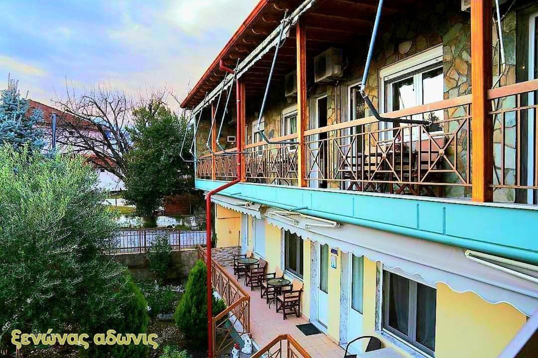 Guesthouse Adonis Káto Loutrákion المظهر الخارجي الصورة