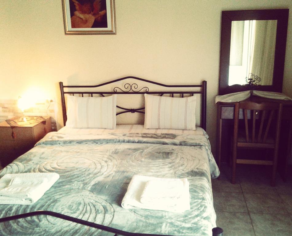 Guesthouse Adonis Káto Loutrákion المظهر الخارجي الصورة