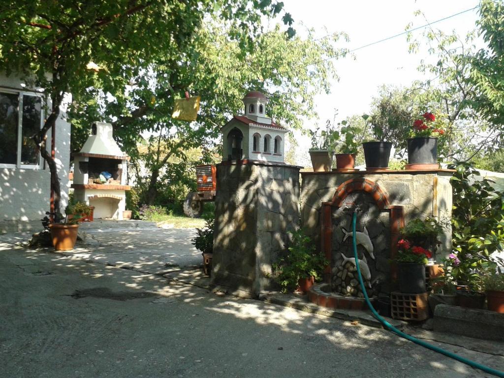 Guesthouse Adonis Káto Loutrákion المظهر الخارجي الصورة