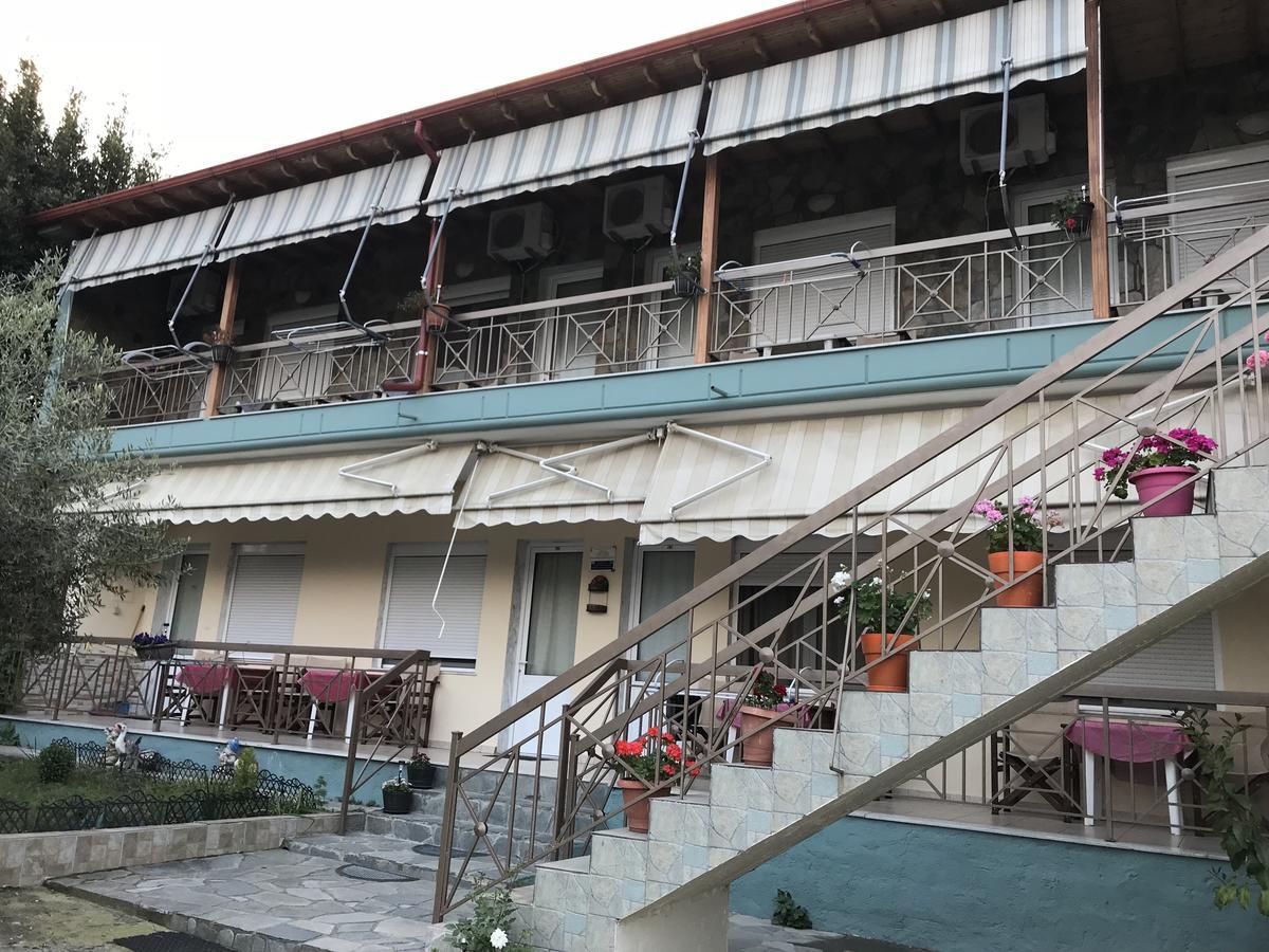 Guesthouse Adonis Káto Loutrákion المظهر الخارجي الصورة