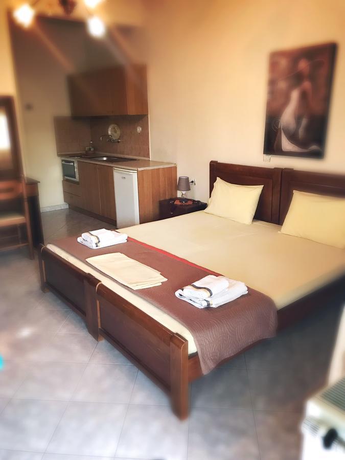 Guesthouse Adonis Káto Loutrákion المظهر الخارجي الصورة