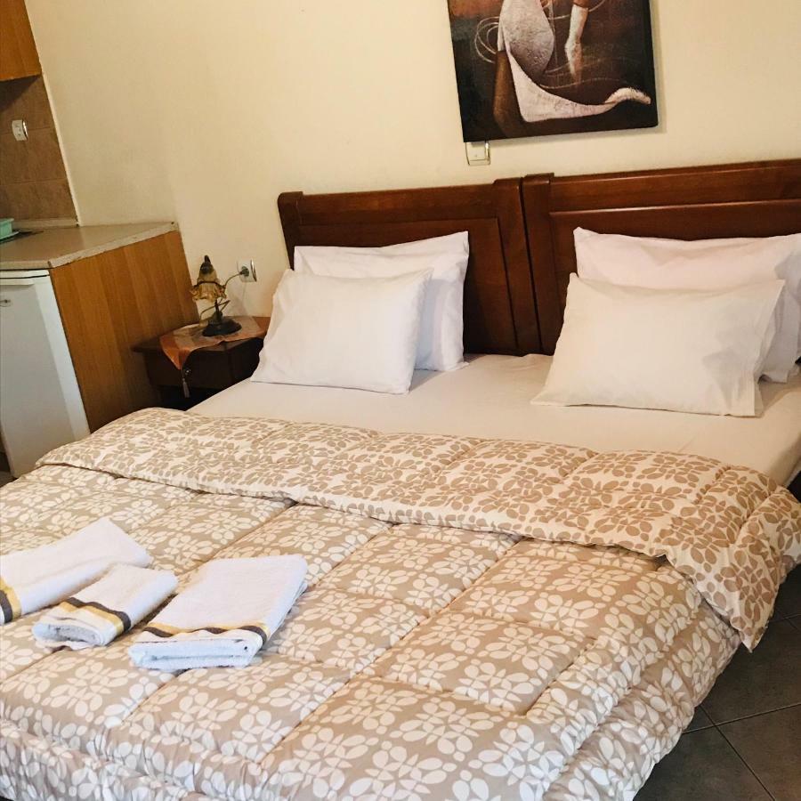 Guesthouse Adonis Káto Loutrákion المظهر الخارجي الصورة