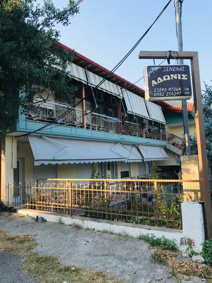 Guesthouse Adonis Káto Loutrákion المظهر الخارجي الصورة